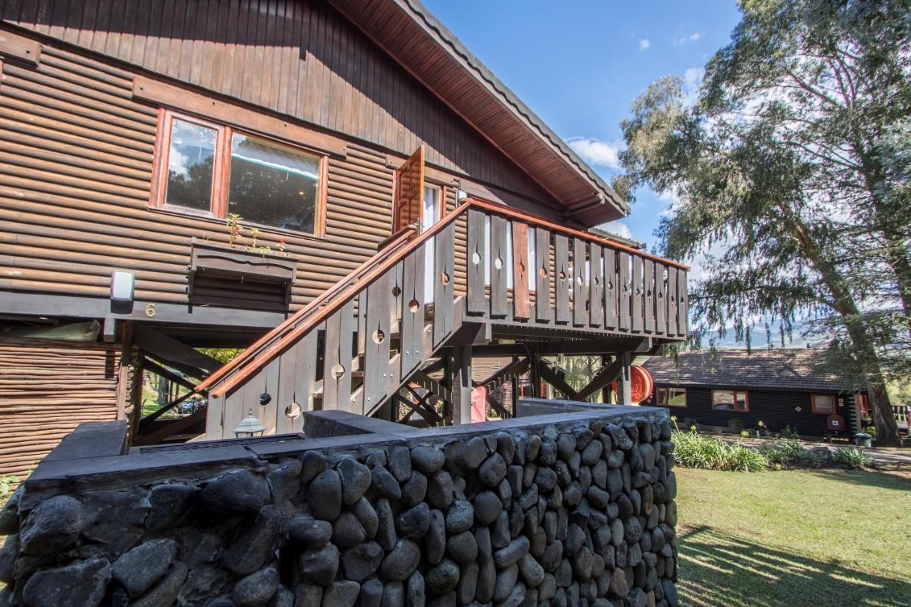 Hotel First Group Bushman'S Nek Garden Castle Exterior foto